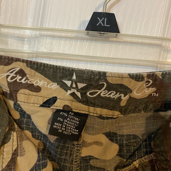 💰🔥 Y2K camo shorts - Picture 2 of 4